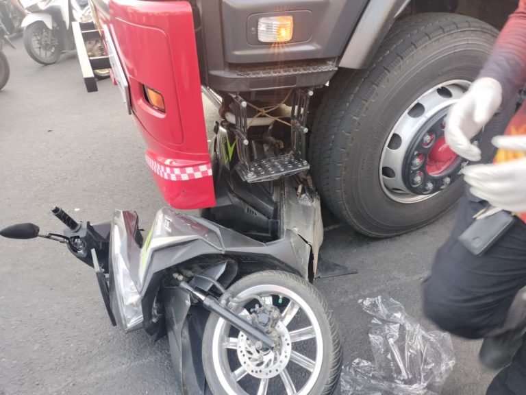 Kecelakaan Maut di Jalan Sultan Iskandar Muda Surabaya, Satu Tewas Satu Luka