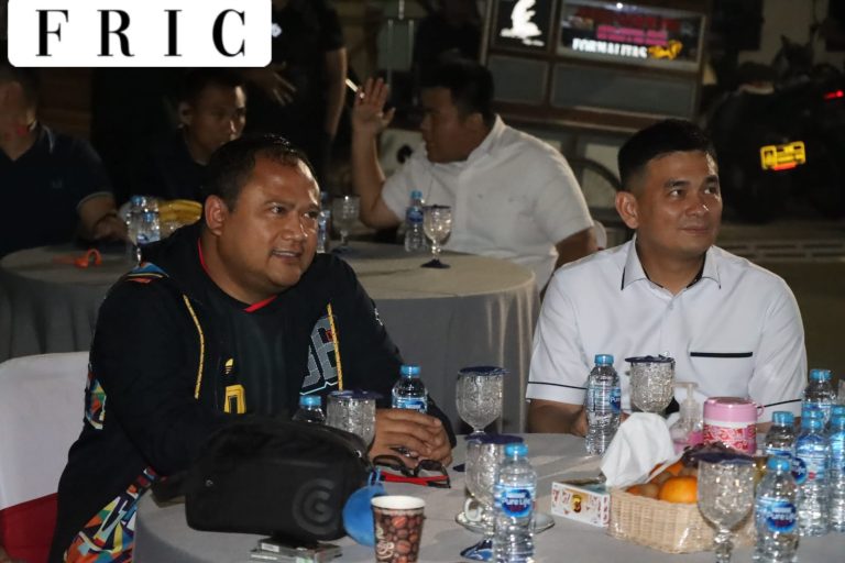 Wakapolda Jabar Nobar Piala Dunia Bersama Warga dan Insan Pers, Semarak Hari Bhayangkara ke-80 di Polres Cirebon Kota