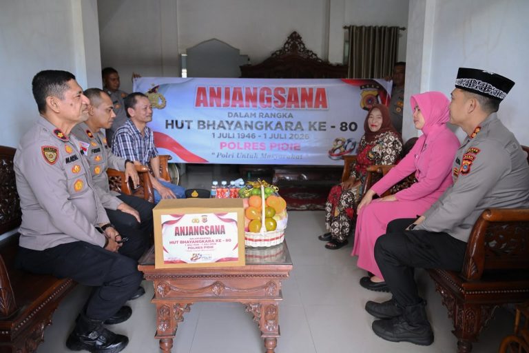 ‎Polres Pidie Gelar Anjangsana,  Warakawuri dan Personel Sakit