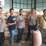 Menyemai Asa di Tanah Kuningan: Ketika Seragam Polri Menyatu dengan Lumpur Sawah