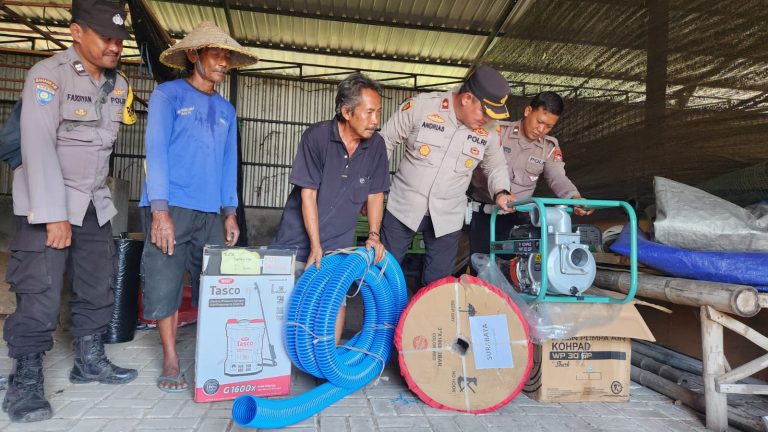 Polres Pelabuhan Tanjung Perak Salurkan Bantuan Alat Pertanian untuk Dukung Ketahanan Pangan Nasional