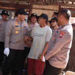 Sambut Hari Bhayangkara ke-80, Polres Lamongan Bedah Rumah Warga Tak Layak Huni dan Salurkan Bansos