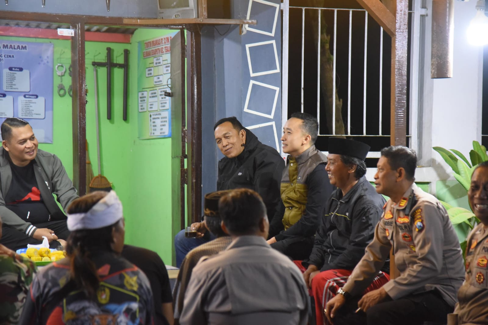 Kapolres Bondowoso Blusukan ke Pos Ronda Bukti Sinergitas Polri dengan Masyarakat untuk Kamtibmas