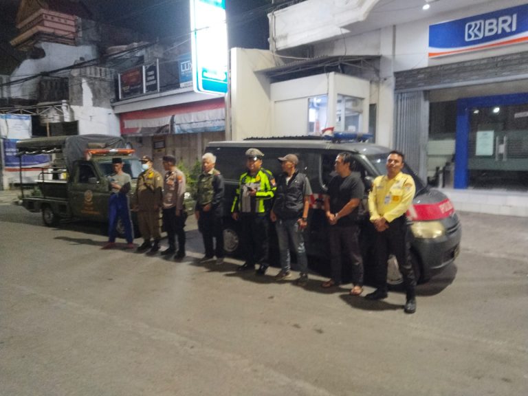 Patroli Dini Hari di Perbatasan, Polsek Semampir Gandeng Satpol PP Cegah 3C dan Tawuran