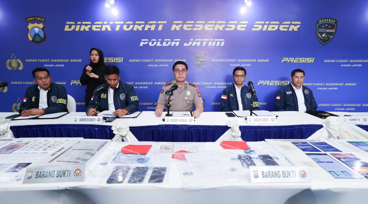 Polda Jatim Bongkar Sindikat Penipuan Online Emas Murah, Lima Tersangka Diantaranya Warga Binaan Lapas Diamankan