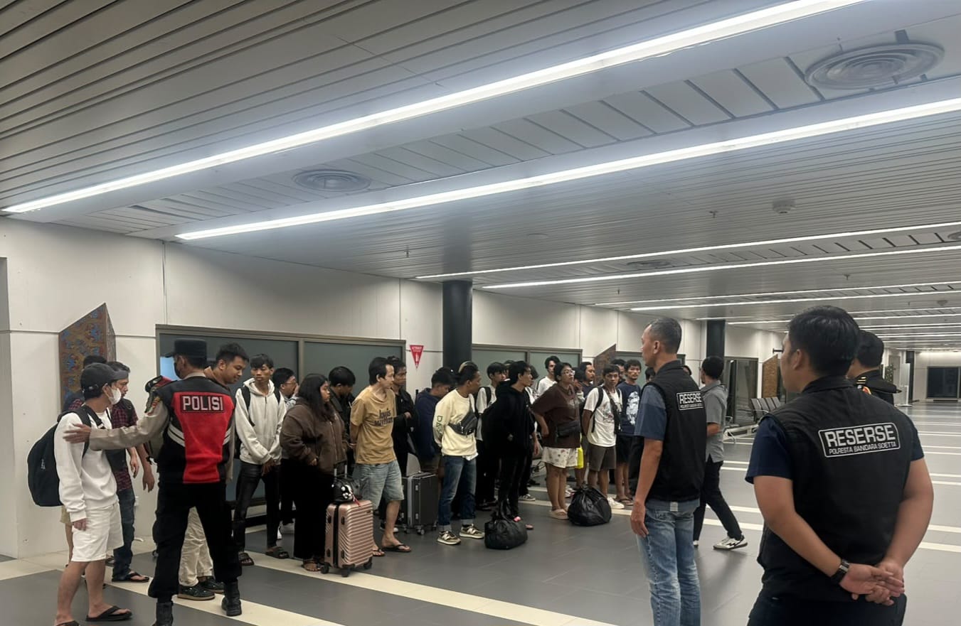 Polri untuk Masyarakat, Polresta Bandara Soetta Amankan Kedatangan 33 WNI dari Kamboja