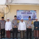 Pererat Silaturahmi Ke Tokoh Ulama, Kapolres Sampang Gelar Baksos Air Bersih di Ponpes Miftahut Thullab dan Salurkan Bantuan ke Warga