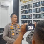 Polres Lumajang Amankan Tiga Tersangka Komplotan Pencurian Berkedok Investasi Fiktif