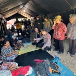 Polri Perkuat Penanganan Gempa NTT, Kapolri Tinjau Lokasi Terdampak dan Serahkan Bantuan