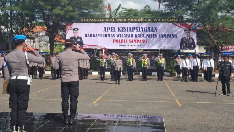 Polres Sampang Gelar Apel Kesiapan Harkamtibmas, Kapolres Tekankan Pelayanan Prima dan Deteksi Dini