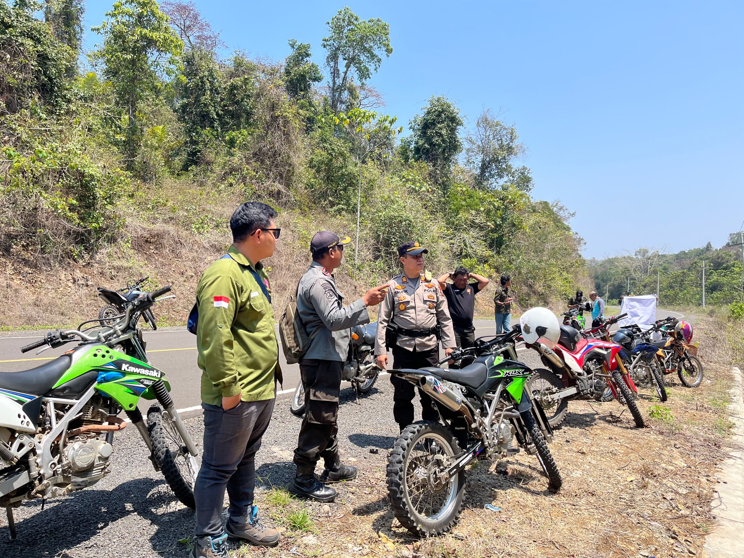 Polres Malang Gencarkan Deteksi Dini Karhutla, Sisir Area BKPH Sengguruh di Bantur