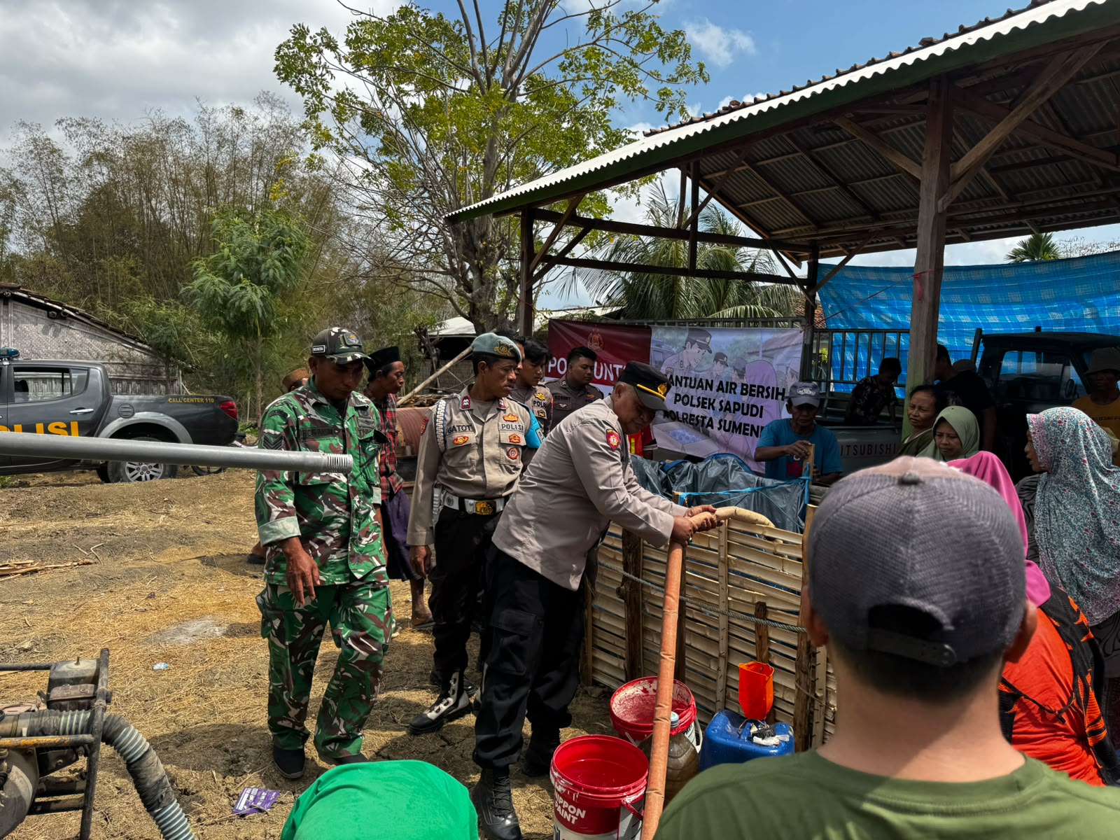 Polresta Sumenep Salurkan Bantuan Air Bersih untuk 440 KK di Desa Gendang Barat