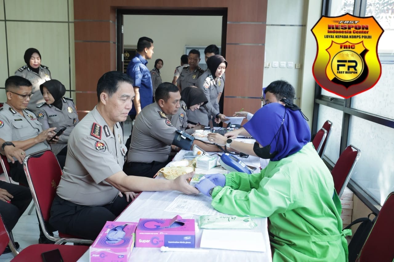 Polda Jatim dan Insan Pers Gelar Donor Darah, Wujud Sinergi Kemanusiaan di Hari Jadi ke-75 Humas Polri