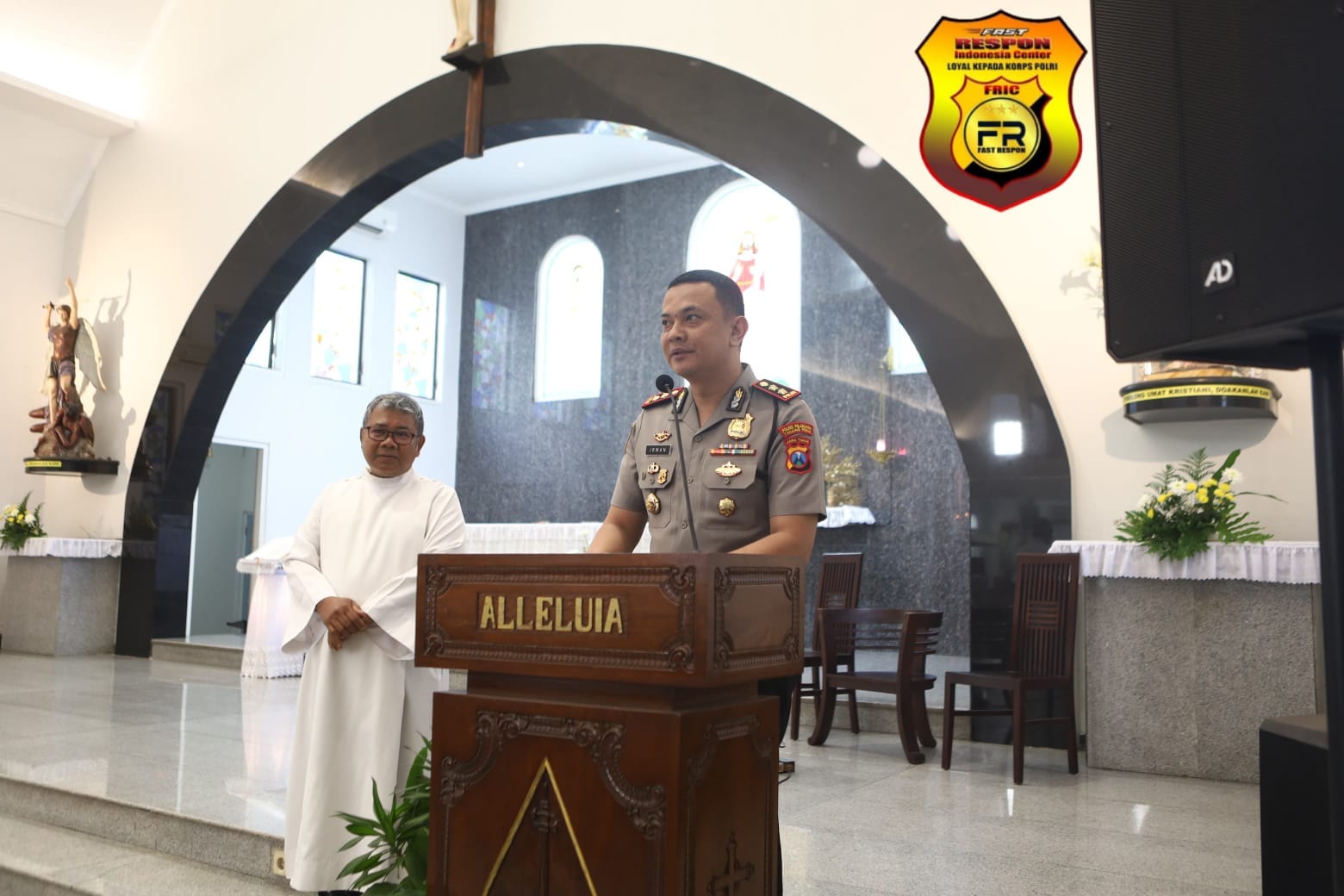 Minggu Kasih Kapolres Tanjung Perak Ajak Jemaat Paroki Santo Mikael Jaga Kerukunan dan Keamanan